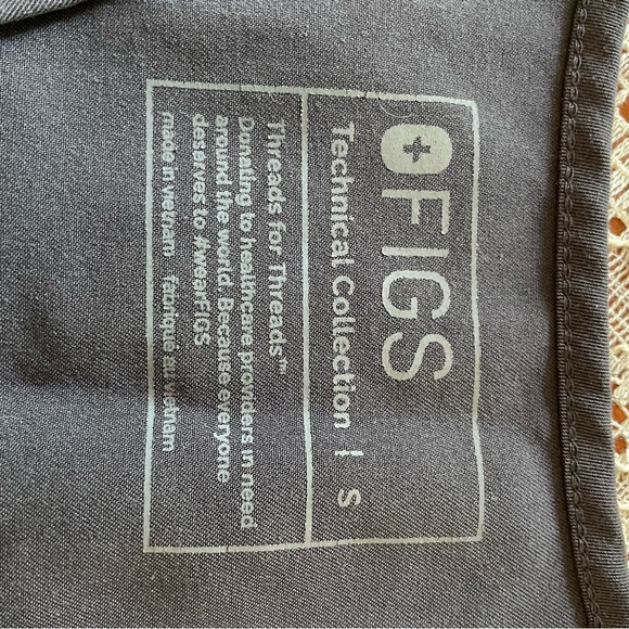 Figs Women’s Charcoal Catarina Scrub Top - Size Small - Picture 3 of 3